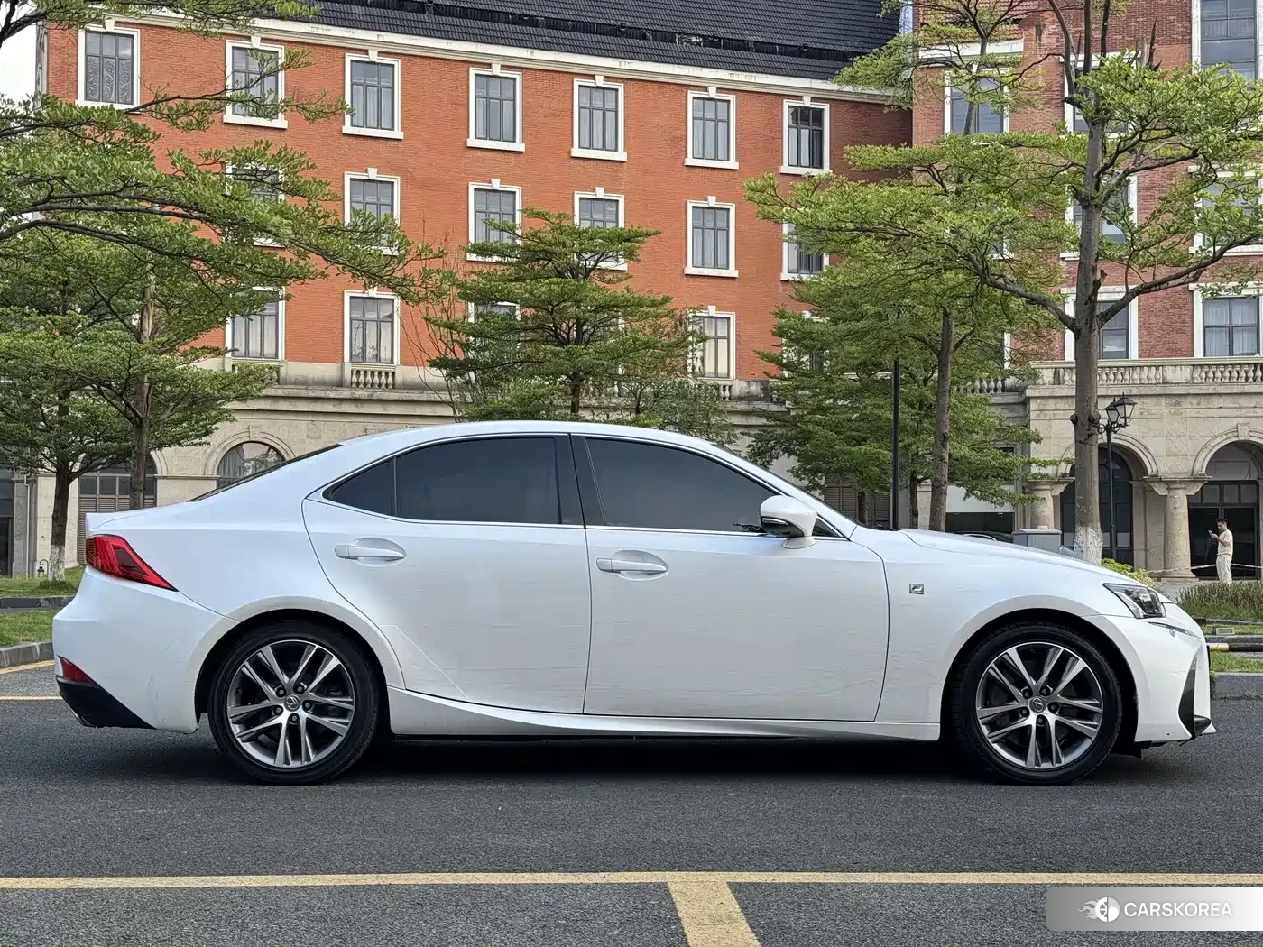 Lexus IS id 4629781 из Китая 13