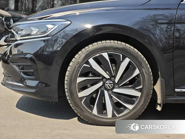 Volkswagen Passat id 4348320 из Китая 12