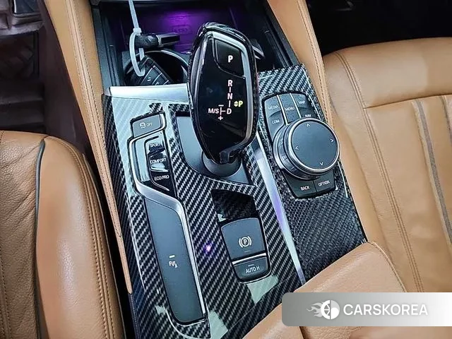 BMW 5 Series (G30) id 3339512 из Кореи 17