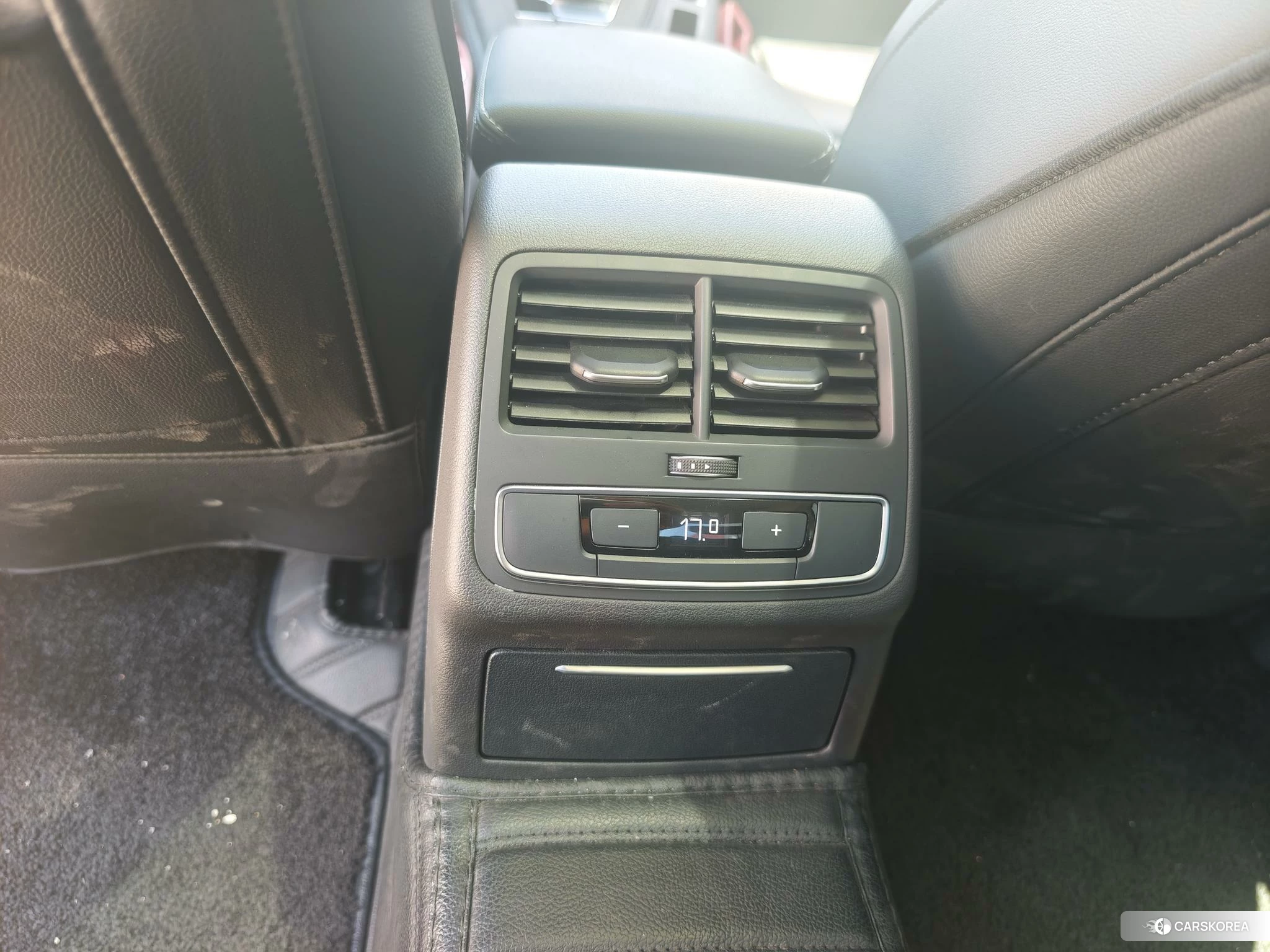 Audi A4L id 4468171 из Китая 8