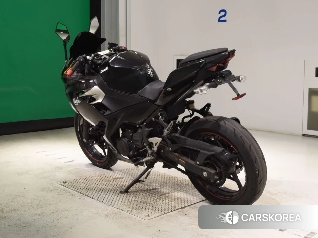 Kawasaki NINJA 400 id 4341365 из Японии 8