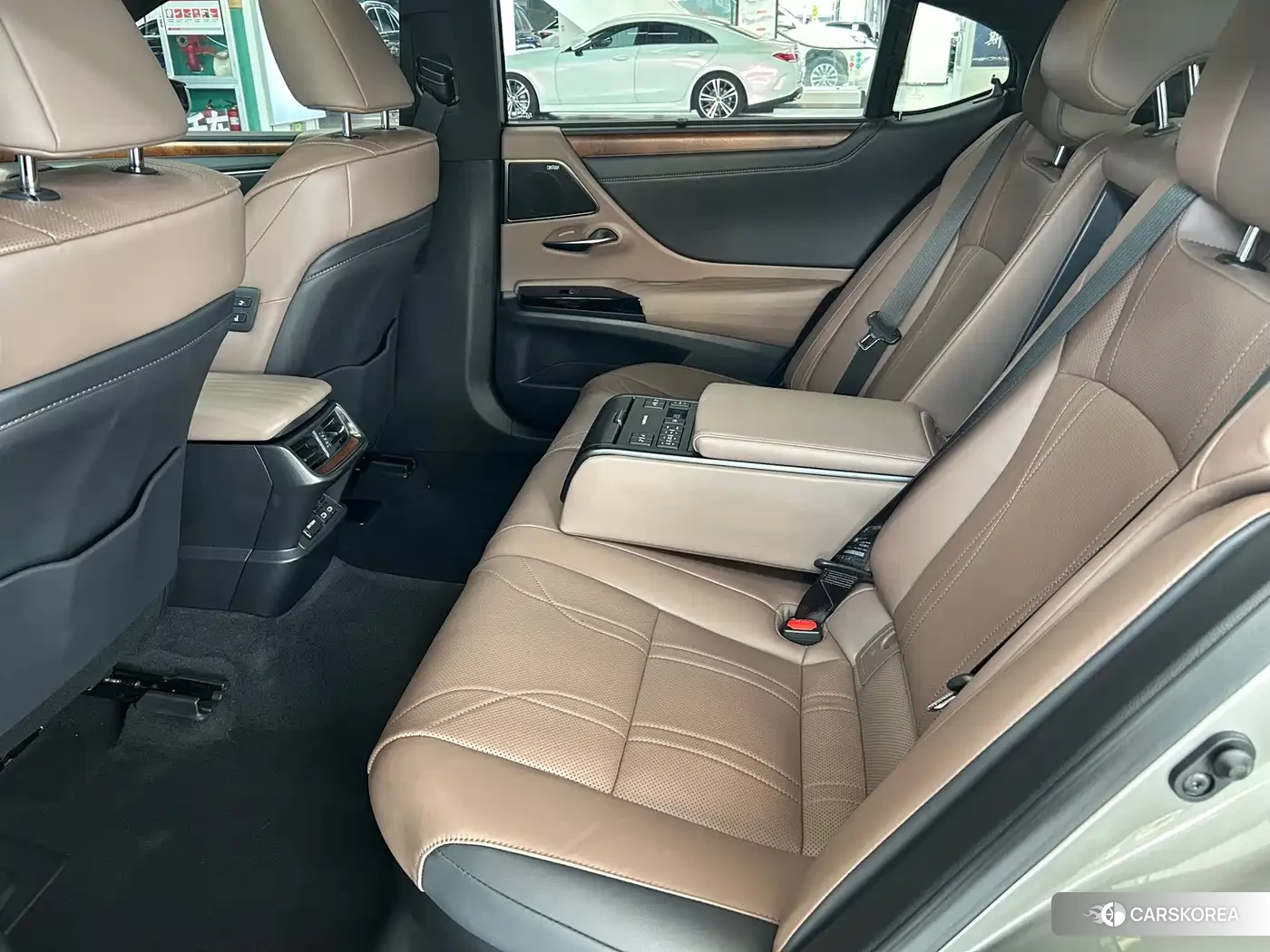 Lexus ES id 4628022 из Китая 30