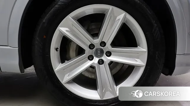 Audi Q8 (4M) id 3561748 из Кореи 18