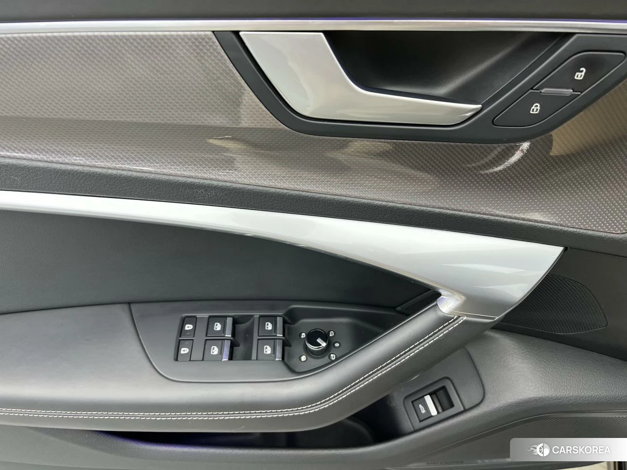 Audi A6L id 4468163 из Китая 31