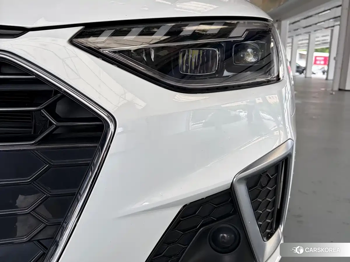 Audi A4L id 4576553 из Китая 12