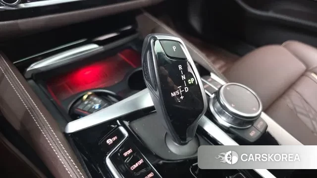 BMW 5 Series (G30) id 3348206 из Кореи 18