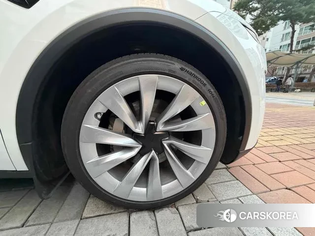 Tesla Model Y id 3619672 из Кореи 9