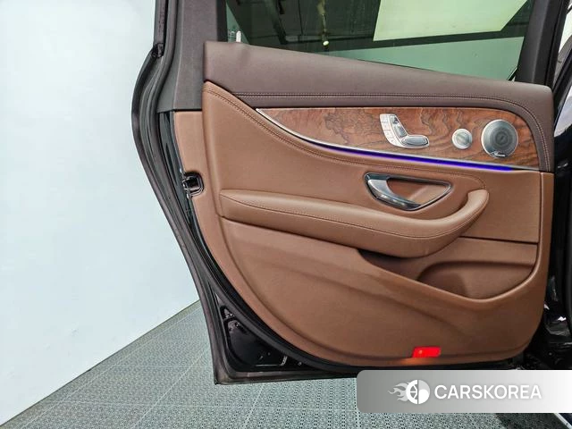 Mercedes-Benz E-class id 4209907 из Китая 18
