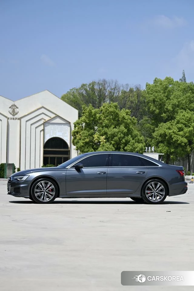 Audi A6L id 4240520 из Китая 8