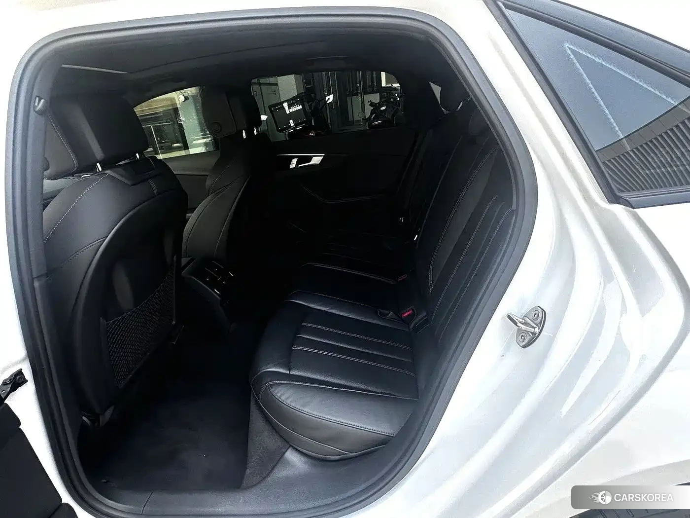 Audi A4L id 4622366 из Китая 8