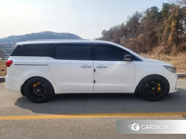 Kia The New Carnival id 3773125 из Кореи 18