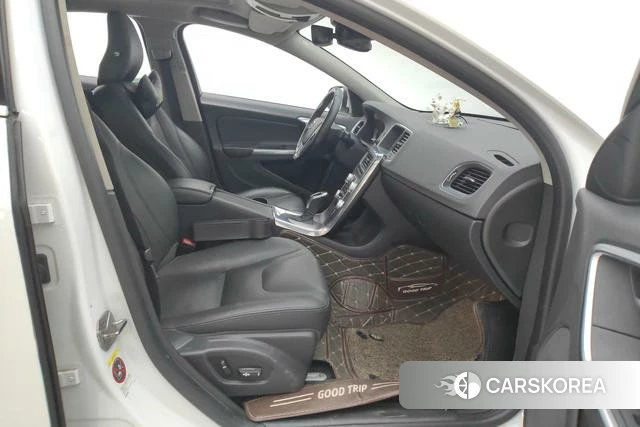 Volvo S60 id 3875992 из Китая 15