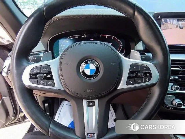 BMW 5 Series (G30) id 3021394 из Кореи 18