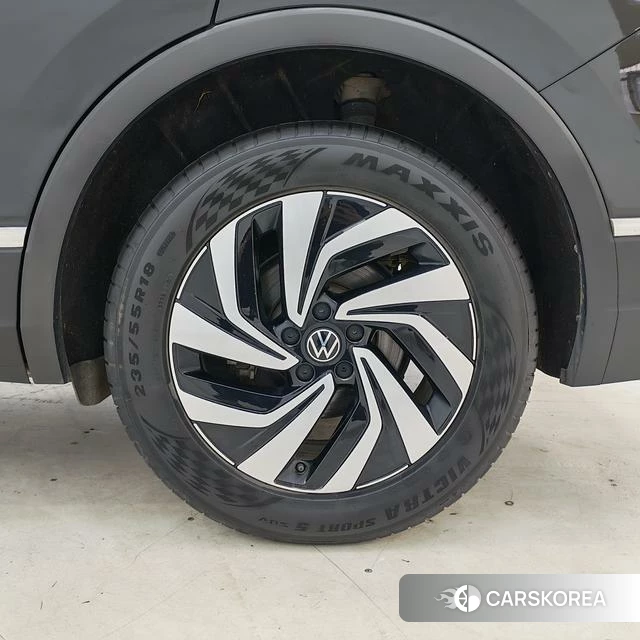 Volkswagen Tiguan L id 4290948 из Китая 15