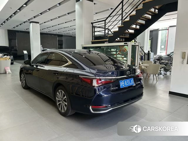 Lexus ES id 4368058 из Китая 8