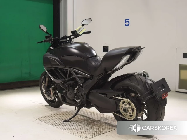 Проданный Ducati DIAVEL DARK id 4319963 из Японии, фото 8