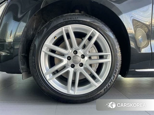 Audi A8 id 4215742 из Китая 11