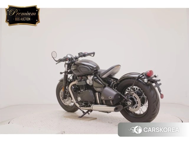Triumph BONNEVILLE BOBBER id 4334427 из Японии 8