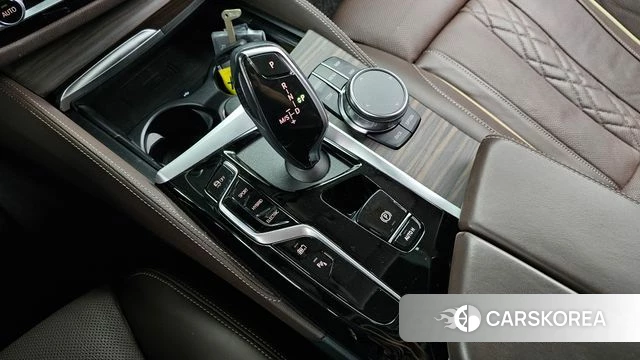 BMW 5 Series (G30) id 3883692 из Кореи 18