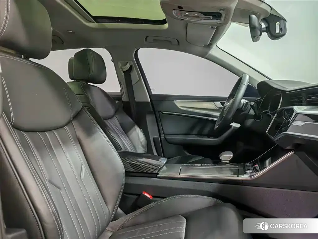 Audi A6L id 4599647 из Китая 15