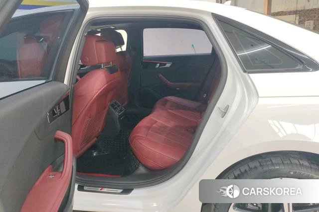 Audi A4L id 4275809 из Китая 15