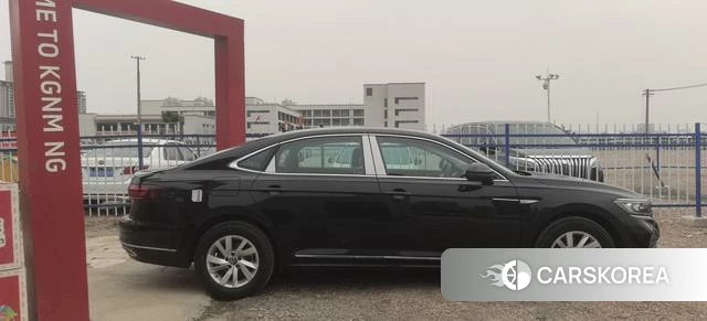 Volkswagen Passat PHEV id 4260136 из Китая 13