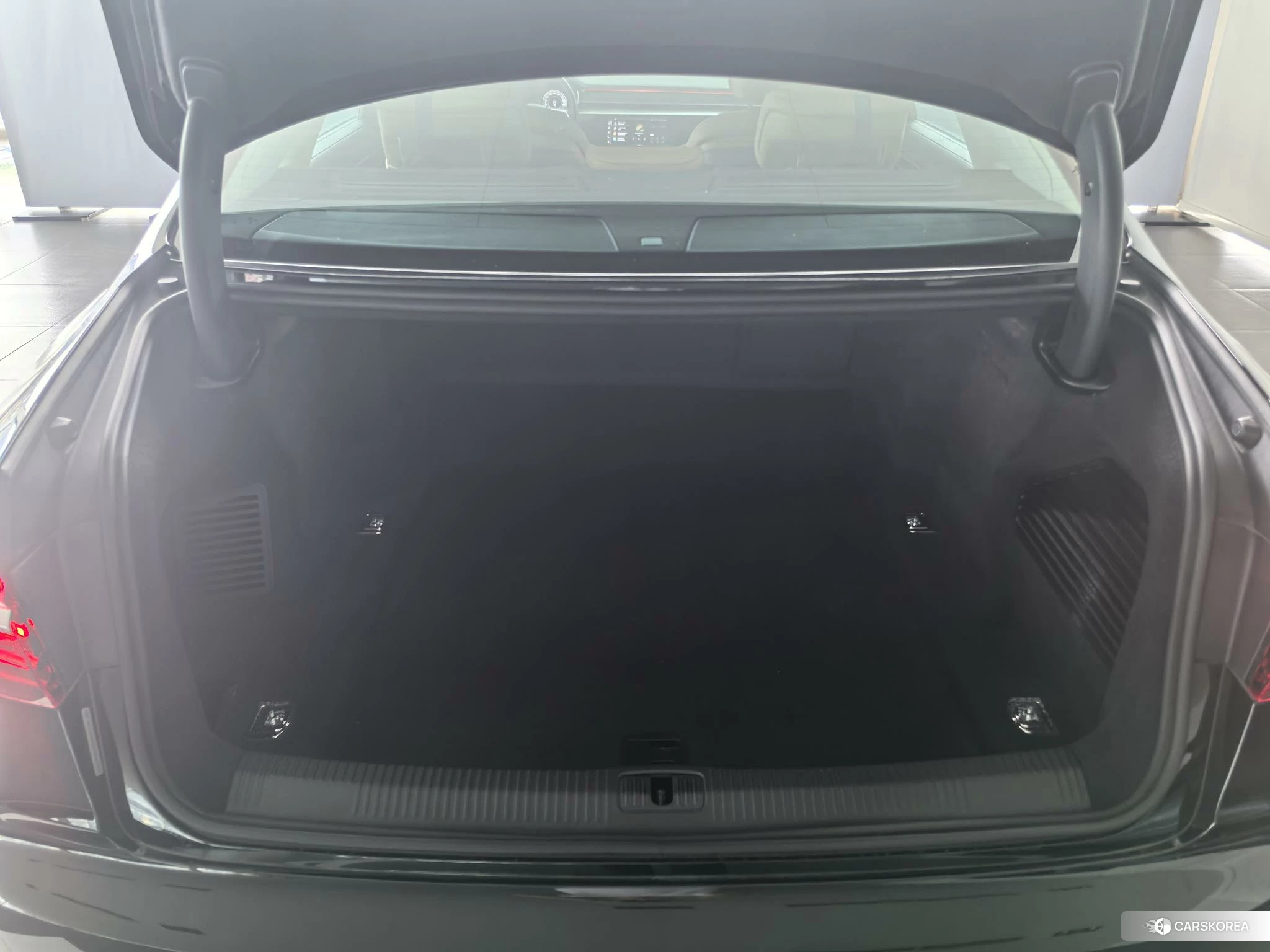 Audi A8 id 4454085 из Китая 15