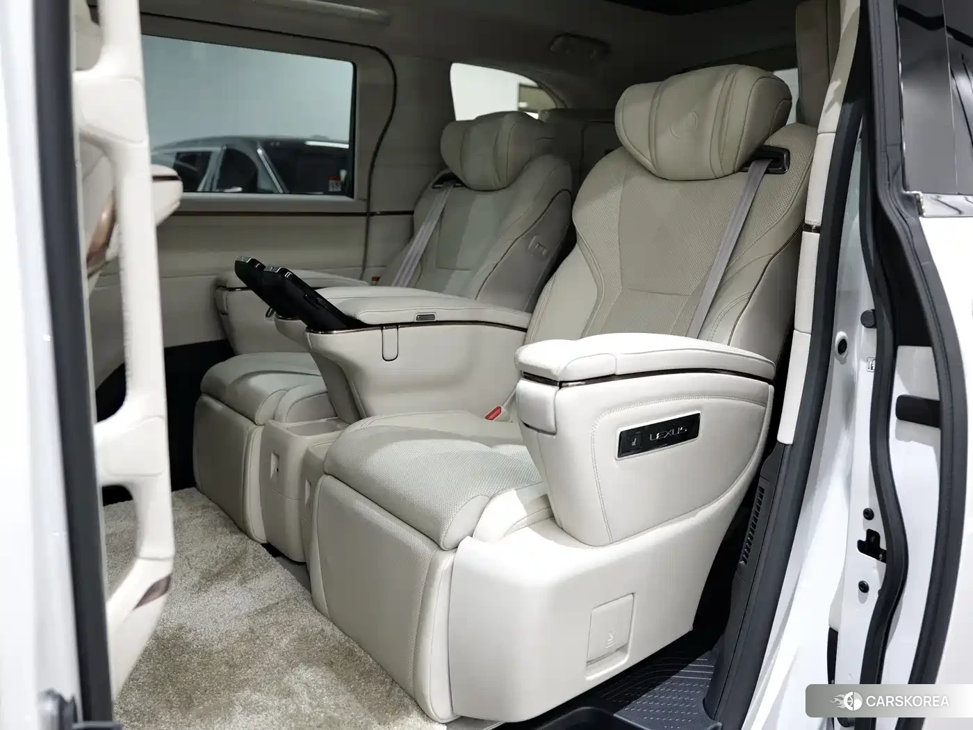 Lexus LM id 4548257 из Китая 15