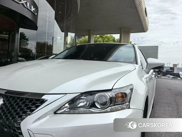 Lexus CT id 4335905 из Китая 15