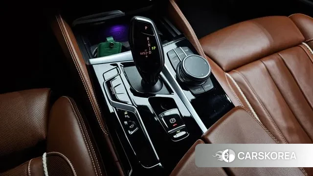 BMW 5 Series (G30) id 3384833 из Кореи 18