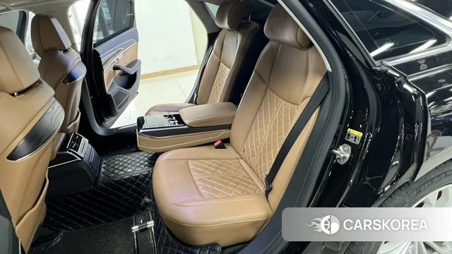 Audi A8 id 4259413 из Китая 33