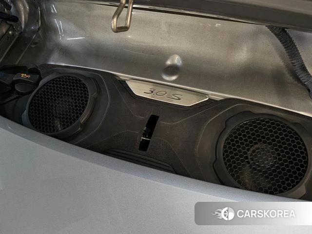 Porsche 911(992) id 4676787 из Кореи 18