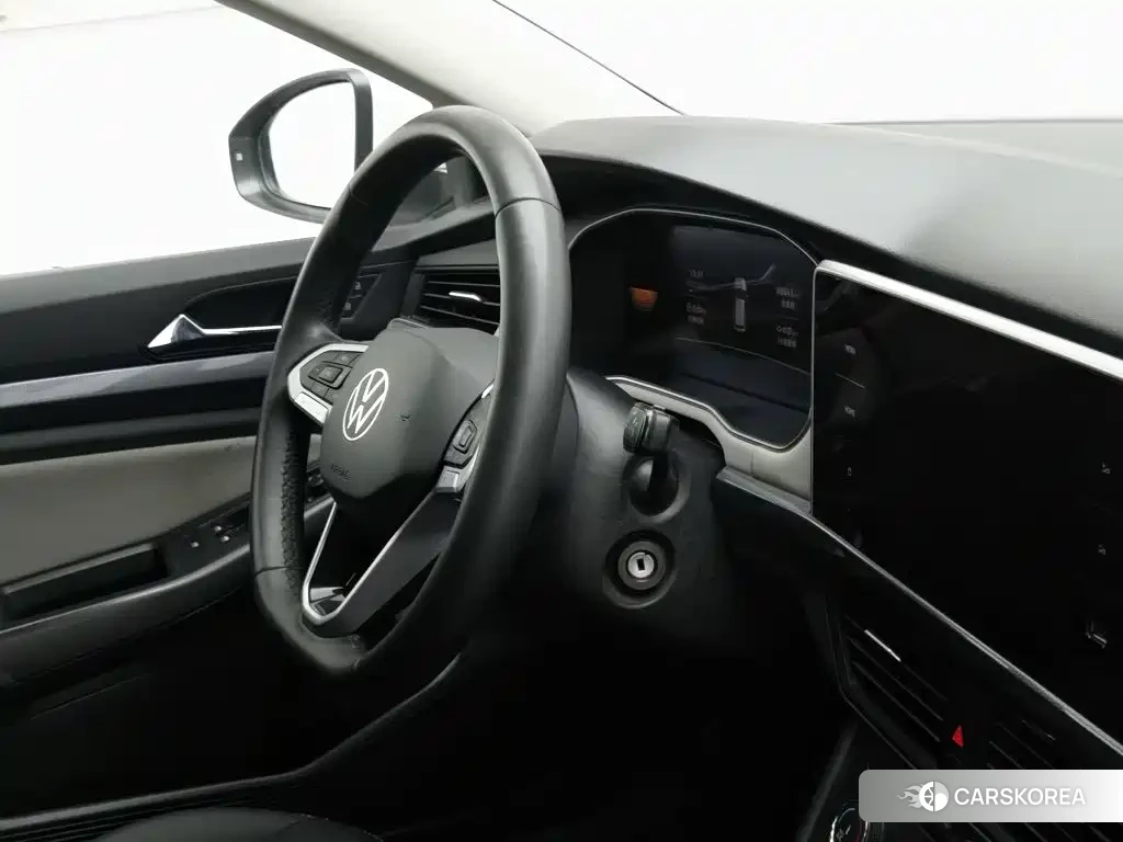 Volkswagen Bora id 4570552 из Китая 22