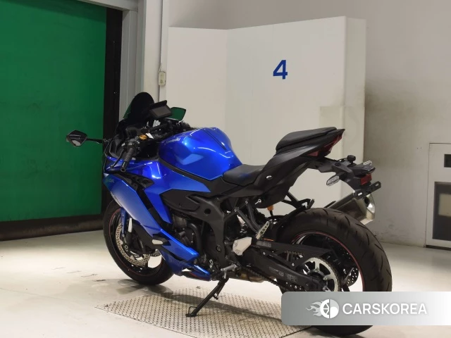 Kawasaki ZX-4R SE id 4374133 из Японии 8