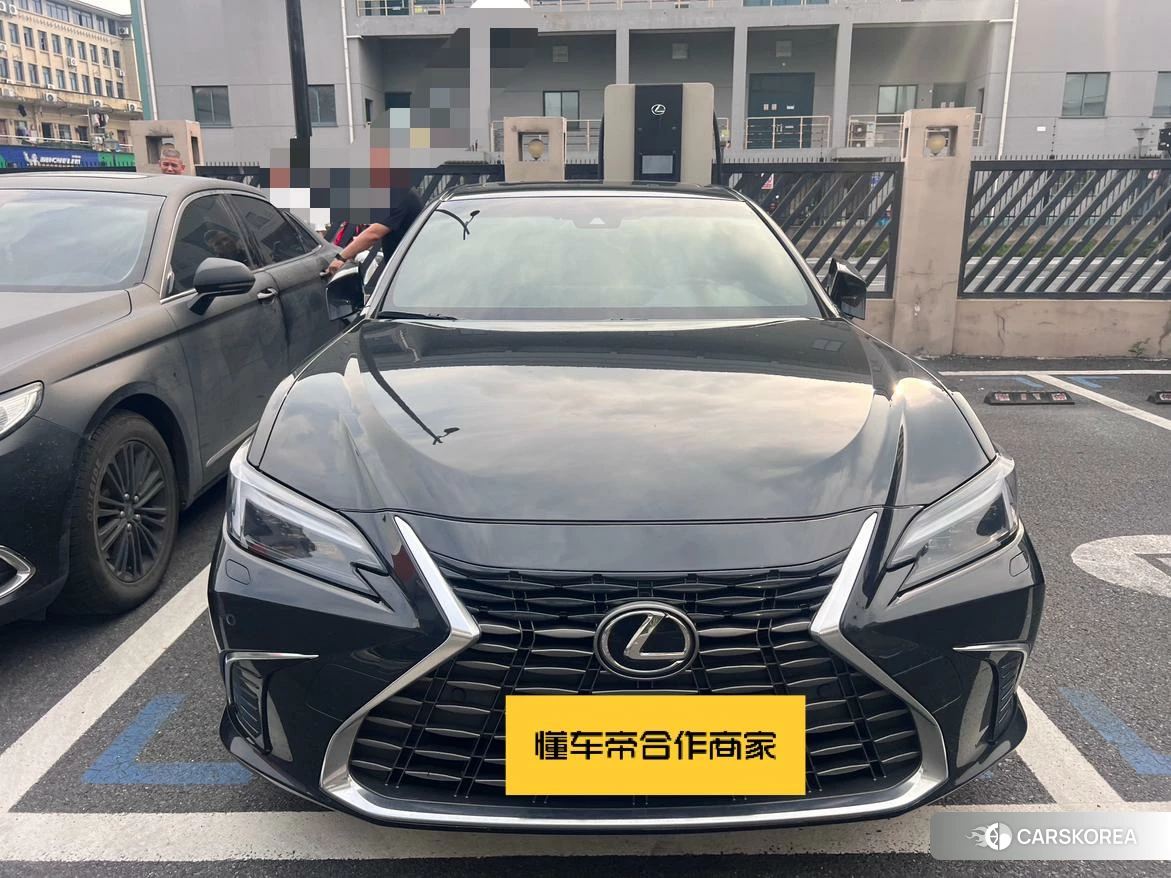 Lexus ES id 4461830 из Китая 8