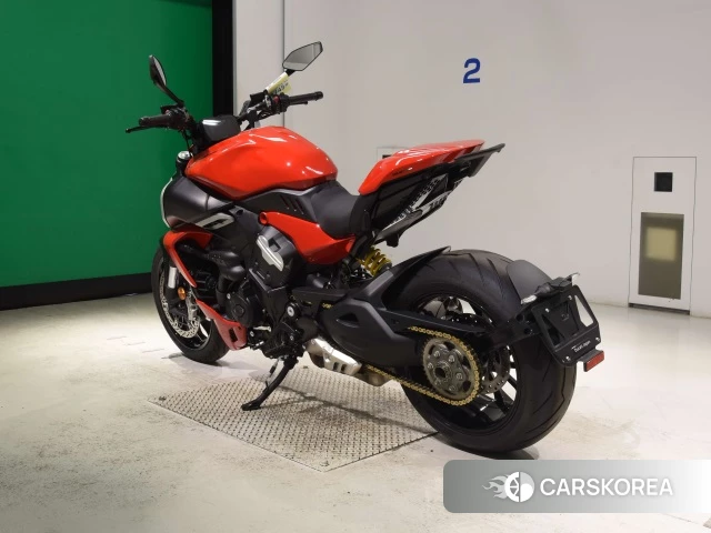 Проданный Ducati DIAVEL V4 id 4328255 из Японии, фото 8