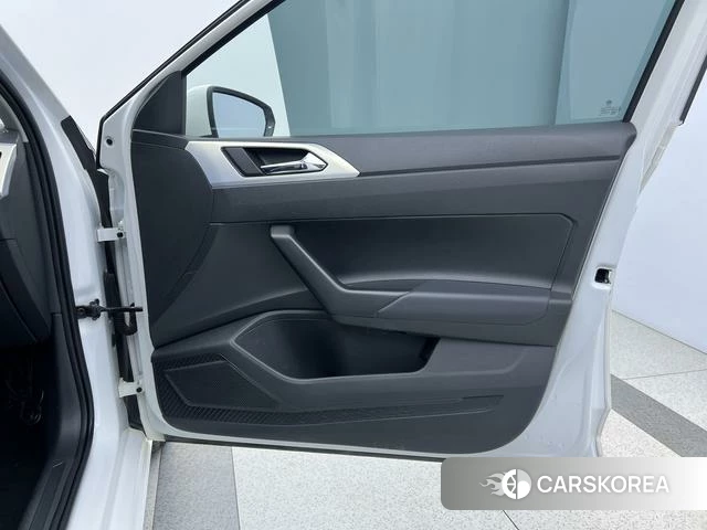Volkswagen Polo id 4256476 из Китая 24