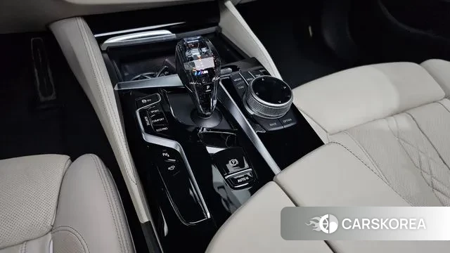 BMW 5 Series (G30) id 3717446 из Кореи 18