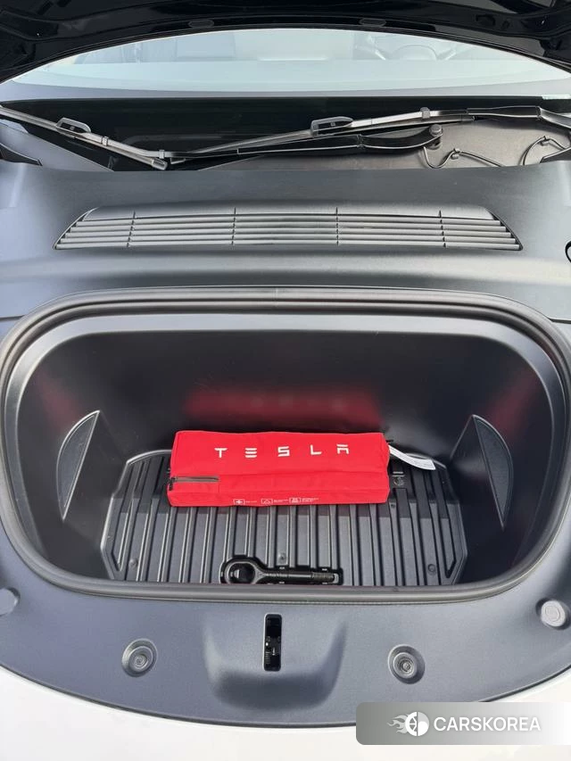 Tesla Model Y id 3908347 из Китая 9