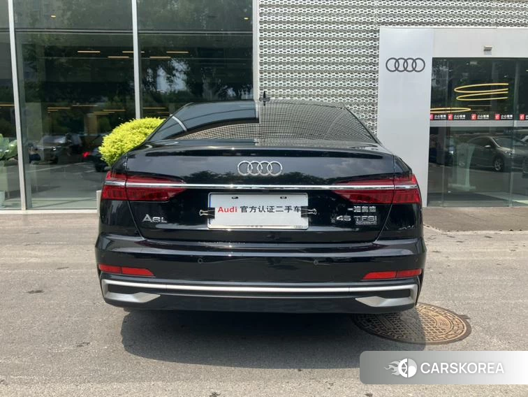 Audi A6L id 4512398 из Китая 10