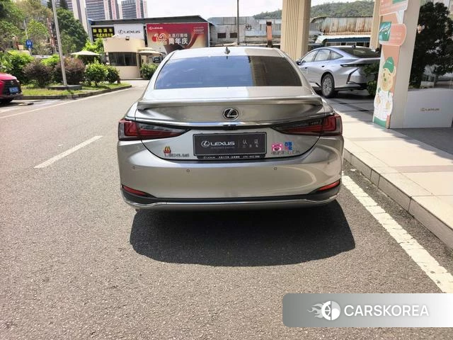 Lexus ES id 4365875 из Китая 8