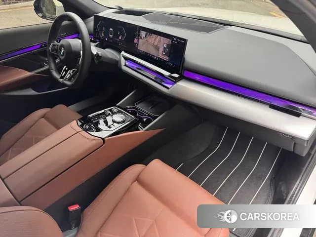 BMW 5 Series (G60) id 2485971 из Кореи 18