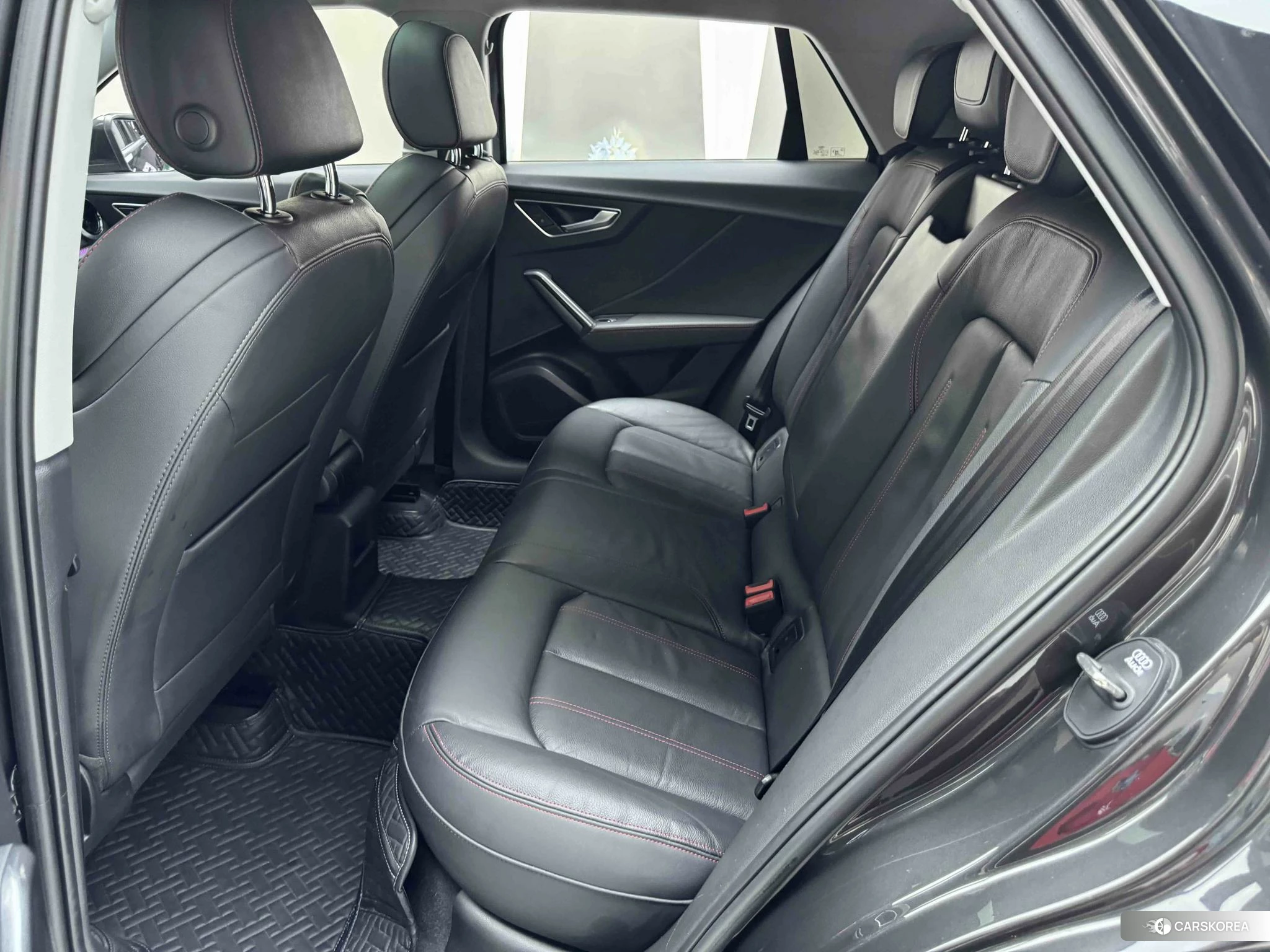Audi Q2L id 4453771 из Китая 16