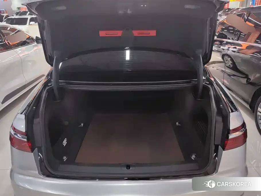 Audi A8 id 4577687 из Китая 14