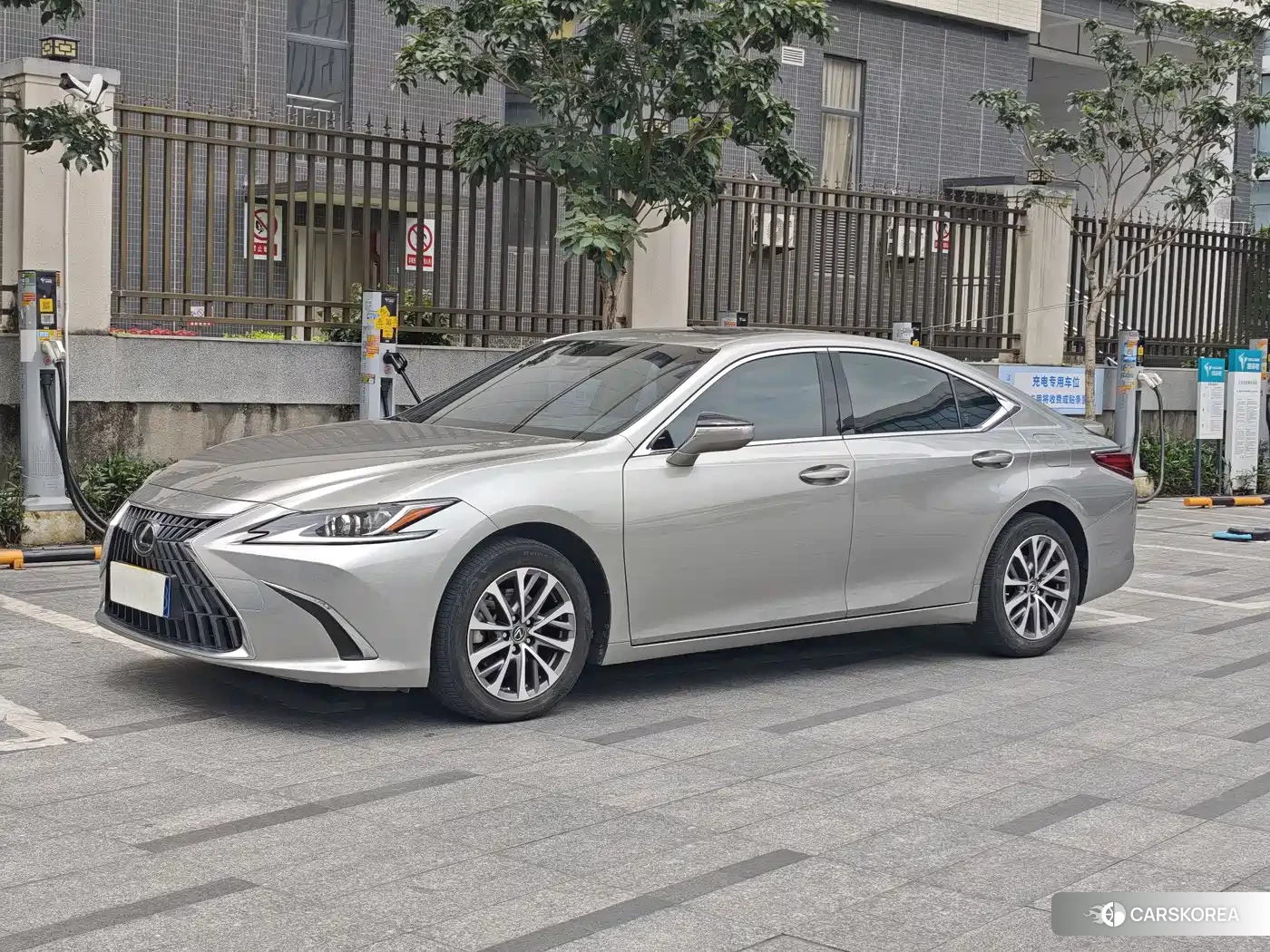 Lexus ES id 4622409 из Китая 14
