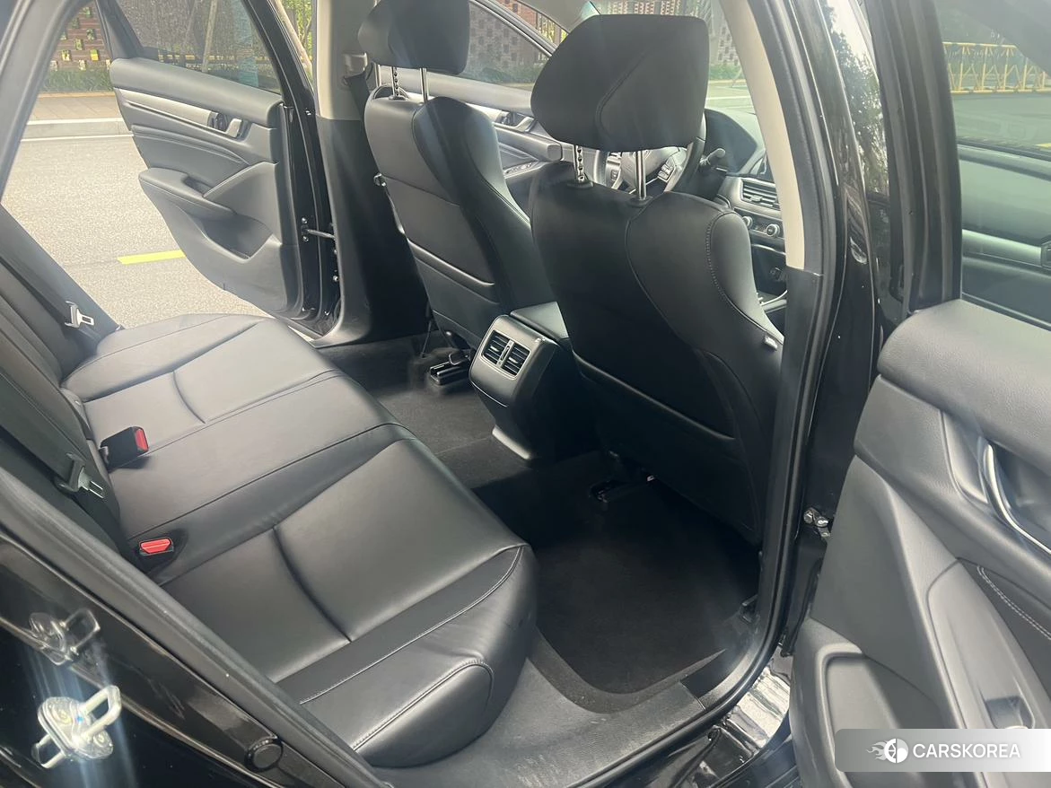 Honda Accord id 4420174 из Китая 10