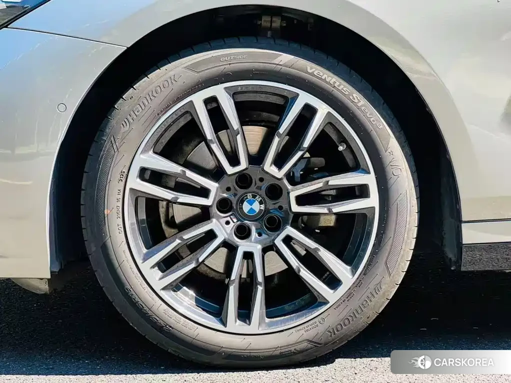 BMW 5 series id 4653971 из Китая 16