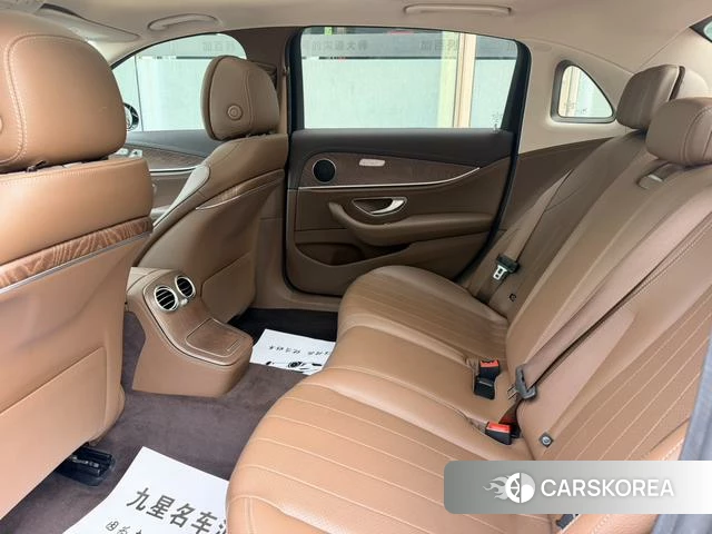 Mercedes-Benz E-class id 4264833 из Китая 16