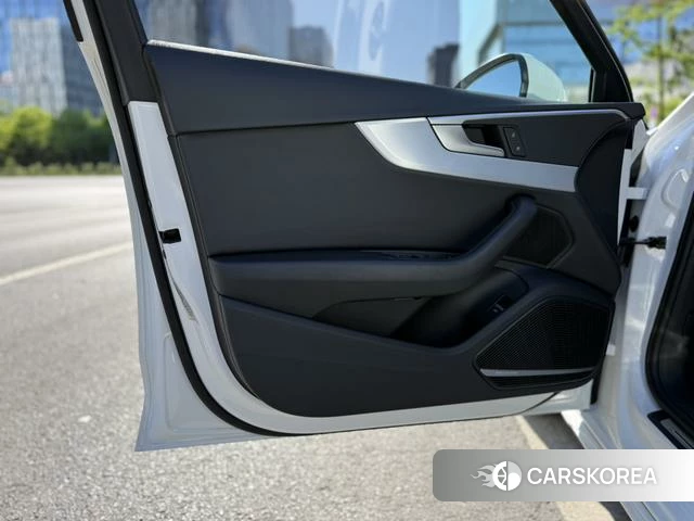 Audi A4L id 4275776 из Китая 20