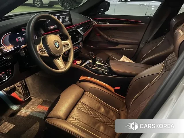 BMW 5 Series (G30) id 3566331 из Кореи 8